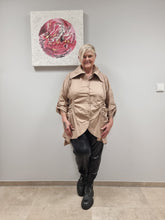 Load image into Gallery viewer, 𝐒𝐚𝐥𝐞- Bluse von Mädchenglück in 3 Farben bis Größe 62/64
