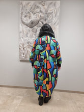 Lade das Bild in den Galerie-Viewer, SALE Regenmantel Picasso von CN-G in bunt und 3 Größen bis Größe 62
