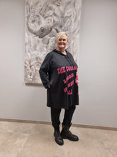 Load image into Gallery viewer, 𝐒𝐚𝐥𝐞- Barbie Hoodie von CN-G in Schwarz Pink in 2 Größe bis 58/60
