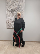 Load image into Gallery viewer, 𝐒𝐚𝐥𝐞- Kleid von CN-G in 3 Größen bis Größe 58
