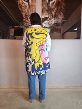 Load image into Gallery viewer, Bluse mit buntem Muster von CN-G bis Größe 58
