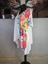 Load image into Gallery viewer, Tunika mit floralem Design von CN-G nur noch in Gr 2 verfügbar
