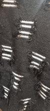 Lade das Bild in den Galerie-Viewer, H4- Kuscheliger Pullover in Schwarz Weiß bis Größe 62
