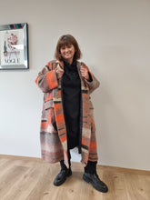 Lade das Bild in den Galerie-Viewer, 𝐒𝐚𝐥𝐞- Kischella Mantel in herbstlich-winterlichen Style
