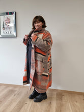 Lade das Bild in den Galerie-Viewer, 𝐒𝐚𝐥𝐞- Kischella Mantel in herbstlich-winterlichen Style
