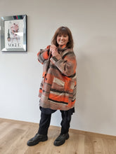Lade das Bild in den Galerie-Viewer, 𝐒𝐚𝐥𝐞- Kischella Jacke in herbstlich-winterlichen Farben

