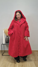 Load image into Gallery viewer, CNG Teddy Mantel mit Kapuze in Rot 4 Größen bis Größe 62- kurzzeitig im Halloween Special
