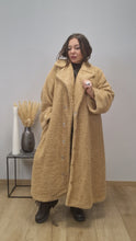 Load image into Gallery viewer, CN-G Teddy Mantel in Camel 4 Größen bis Größe 62- kurzzeitig im Halloween Special
