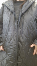 Load image into Gallery viewer, CNG Steppmantel mit Kapuze bis Größe 58/60- kurzzeitig im Halloween Special
