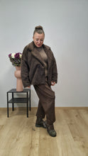 Load image into Gallery viewer, Felljacke Jule in 6 Farben Onesize Größe 40 bis 52
