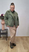 Load image into Gallery viewer, Felljacke Jule in 6 Farben Onesize Größe 40 bis 52

