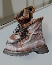 Lade das Bild in den Galerie-Viewer, Papucei Stiefelette Jason brown
