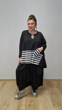 Lade das Bild in den Galerie-Viewer, Vokuhila Tunika Onesize Oversize mit Streifen Gr 40 bis 64
