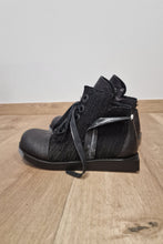 Load image into Gallery viewer, Papucei High Top Sneaker in Schwarz bis Gr 42

