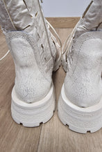 Lade das Bild in den Galerie-Viewer, Papucei Zenith Avantgarde High Top Fashion Sneaker in Creme bis Gr 42
