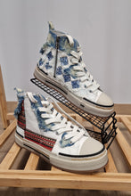 Lade das Bild in den Galerie-Viewer, Rebecca White - Tribe Febric Glitter Sky bis Gr 42
