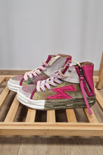 Load image into Gallery viewer, Rebecca White - Puzzle Forest Fuxia bis Gr 42
