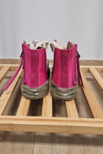 Load image into Gallery viewer, Rebecca White - Puzzle Forest Fuxia bis Gr 42
