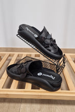 Load image into Gallery viewer, Papucei Jalia in Schwarz bis Gr 42
