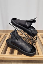 Load image into Gallery viewer, Papucei Ioni in Schwarz bis Gr 42
