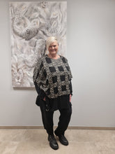 Lade das Bild in den Galerie-Viewer, Stricküberwurf von CN-G Einheitsgröße tragbar Gr 38/40 bis 64 Leo Muster
