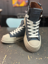 Lade das Bild in den Galerie-Viewer, Rebecca White Sneaker Nabuck Navi Blau Unisex
