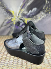 Lade das Bild in den Galerie-Viewer, Papucei Sandale Raya Black Silver
