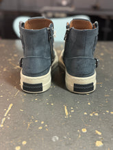 Lade das Bild in den Galerie-Viewer, Rebecca White Sneaker Nabuck Navi Blau Unisex
