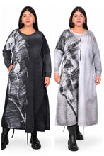Lade das Bild in den Galerie-Viewer, Sweatkleid mit Print-Details &amp; Netz-Einsätzen in 2 Farben – B-ONE
