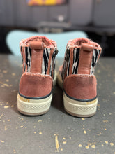 Lade das Bild in den Galerie-Viewer, Rebecca White Sneaker Zebra Velvet Zucca
