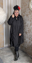 Lade das Bild in den Galerie-Viewer, H4 2 Teiler mit Kleid und Weste in regular und plussize
