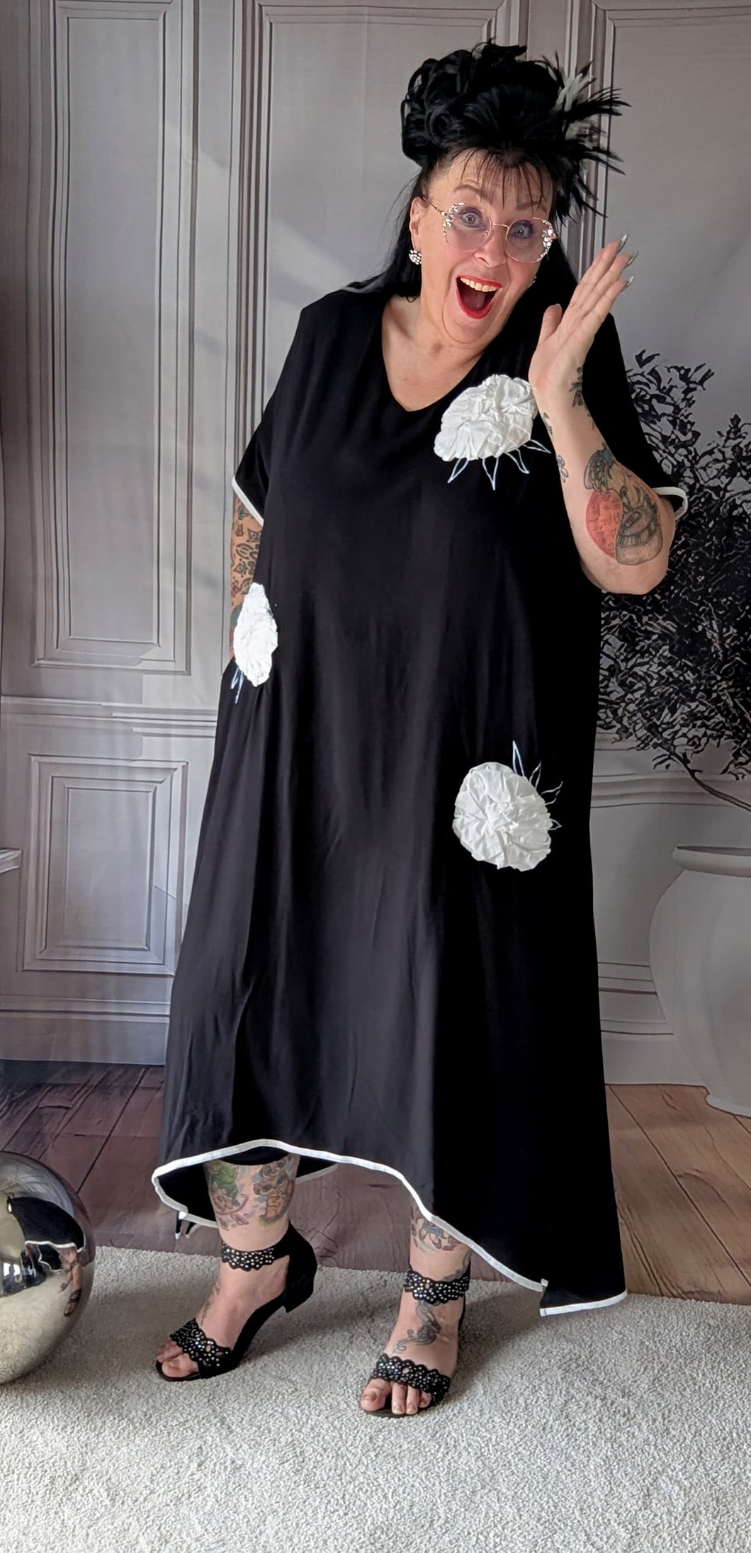 CNG Kleid mit aufgenähten Blumen aus Memory Taft Größe 42 bis 60