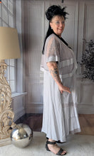Lade das Bild in den Galerie-Viewer, Mädechenglück 2 Teiler Kleid &quot;Tanja&quot; mit Netzjacke in Grau
