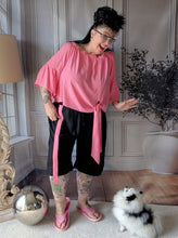 Lade das Bild in den Galerie-Viewer, CNG Baumwoll Set mit Carmenbluse und Longshort bis Größe 56/58 in Rosa Schwarz

