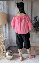 Lade das Bild in den Galerie-Viewer, CNG Baumwoll Set mit Carmenbluse und Longshort bis Größe 56/58 in Rosa Schwarz
