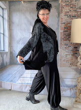 Load image into Gallery viewer, Asymmetrische Oversize Jacke  in verschiedenen Größen bis Gr 64
