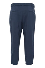 Lade das Bild in den Galerie-Viewer, Hose in leichter Karottenform in Midnight Blue Gr 42 bis 58 - Kaffe Curve
