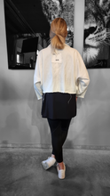 Lade das Bild in den Galerie-Viewer, H4 Jeansjacke mit Silberschnallen in 2 Farben Ecru und Schwarz 2242
