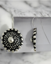 Lade das Bild in den Galerie-Viewer, Charro Ohrring aus plattiertem Silber
