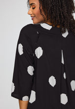 Lade das Bild in den Galerie-Viewer, Wunderschöne Viskose Tunika in angesagtem Punkte Design Gr 42 bis 64 - Studio
