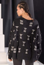 Lade das Bild in den Galerie-Viewer, H4- Kuscheliger Pullover in Schwarz Weiß bis Größe 62
