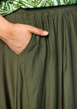 Lade das Bild in den Galerie-Viewer, Wunderschöner Ballonrock in Khaki Größe 40 bis 60 - Gozzip
