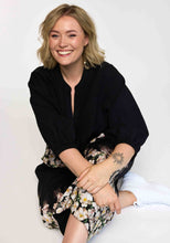 Lade das Bild in den Galerie-Viewer, Tunika mit floralem Muster in leichter Crashoptik Größe 40 bis 60 - Gozzip
