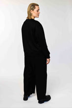 Lade das Bild in den Galerie-Viewer, Asymmetrischer Sweater mit Stoffmix Größe 42 bis 63 - Gozzip Black
