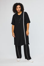 Load image into Gallery viewer, Lässiges Sweat-Kleid mit Zipper- und Streifen-Details bis Gr 62 - Studio
