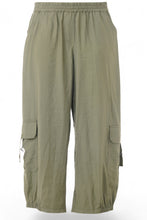 Load image into Gallery viewer, Stylische Utility-Cargo-Hose im Urban-Look in Army Grün bis Gr 56 - Gozzip
