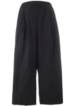 Lade das Bild in den Galerie-Viewer, Weite Baumwoll-Hose im Paper-Touch-Style – Schwarz bis Gr 54/56 - Gozzip
