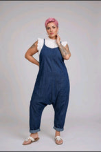 Lade das Bild in den Galerie-Viewer, Blue Denim Kollektion Bhaggy Jumpsuit Einheitsgröße 36 bis 44
