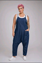 Lade das Bild in den Galerie-Viewer, Blue Denim Kollektion Bhaggy Jumpsuit Einheitsgröße 36 bis 44
