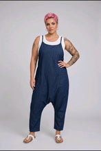 Lade das Bild in den Galerie-Viewer, Blue Denim Kollektion Bhaggy Jumpsuit Einheitsgröße 36 bis 44
